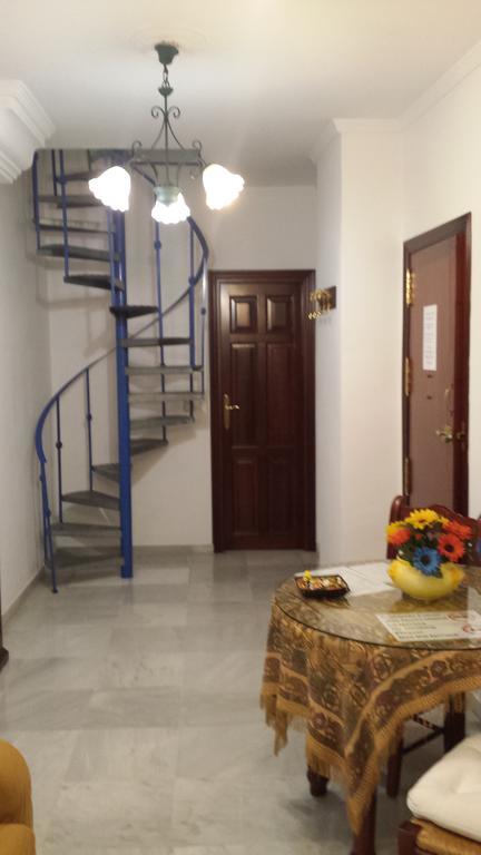 Apartamento San Benito "B" Seville Ngoại thất bức ảnh